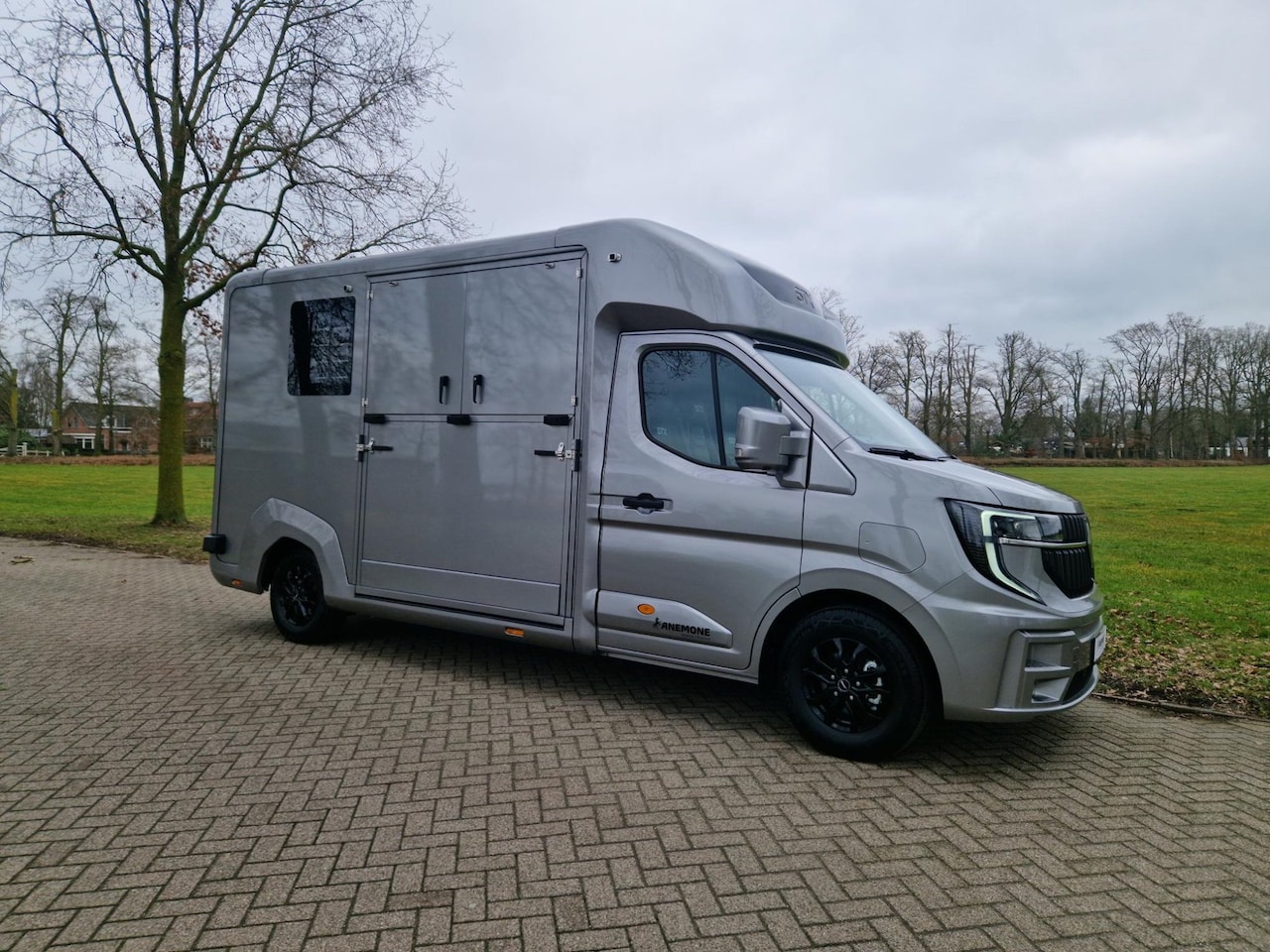 Renault Master E-Tech - STX S3 nieuw paardenwagen elektrisch Pro-safety hengsten uitvoering id:29 - AutoWereld.nl