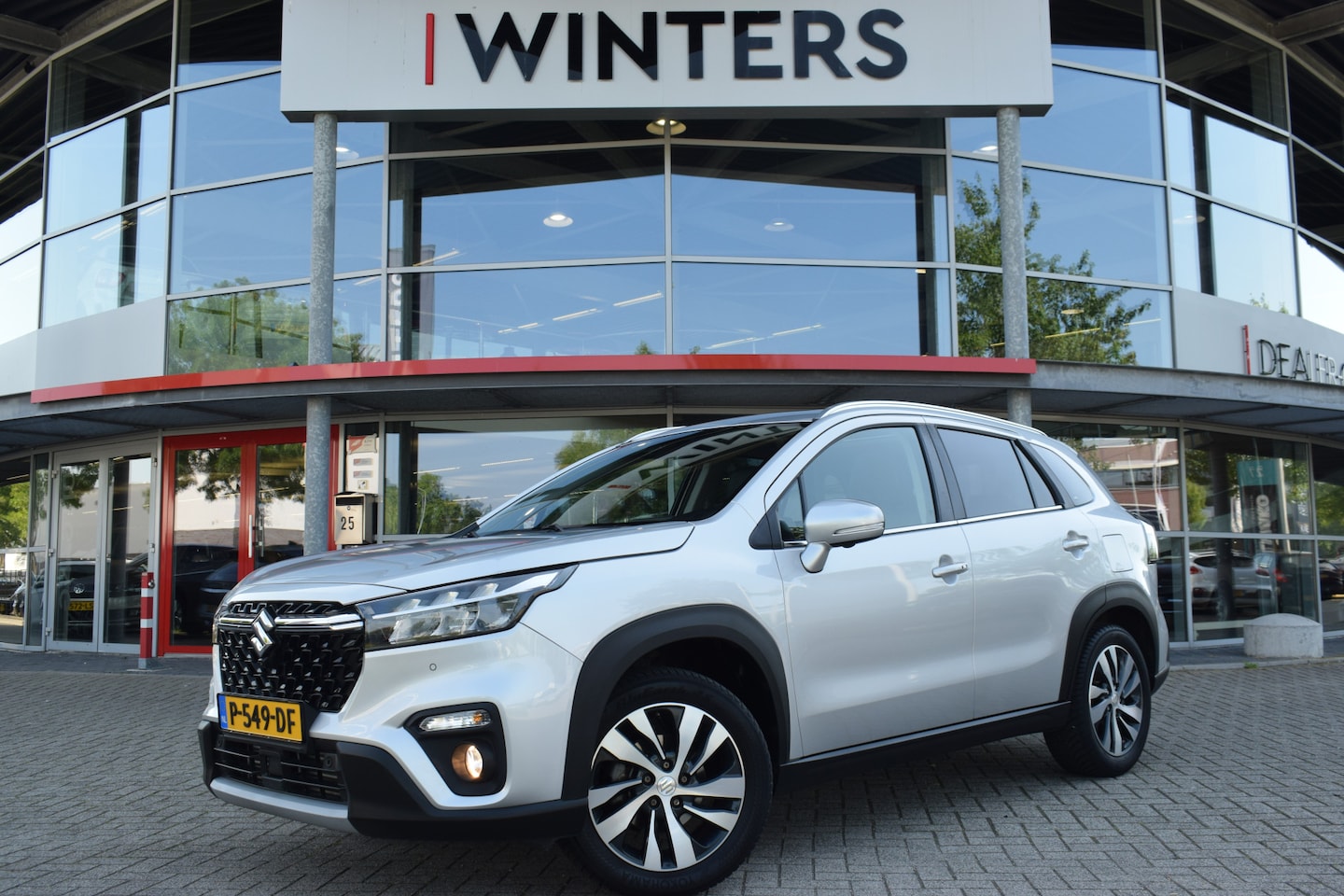 Suzuki S-Cross - 1.4 Boosterjet Style Smart Hybrid | 1.500 kg trekgewicht! | Trekhaak | Automaat | 360° Cam - AutoWereld.nl
