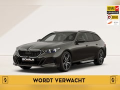 BMW 5-serie Touring - 550e xDrive|Full|B&W|Pano|Fiscaal€72.800