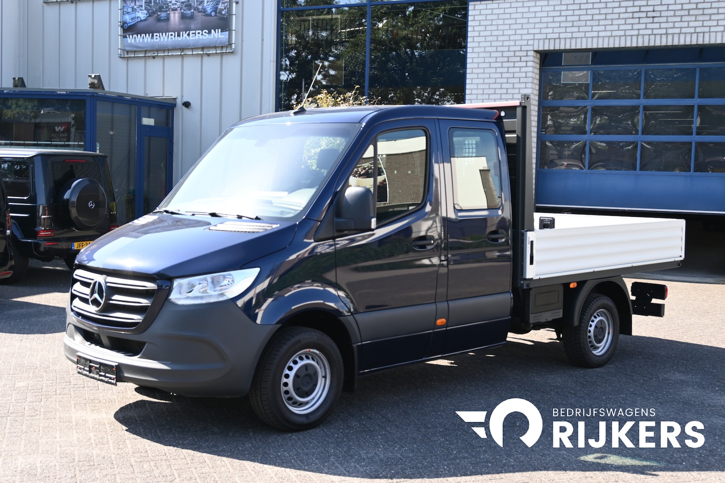 Mercedes-Benz Sprinter - 317 CDI L2 RWD DC Open Laadbak 3500 kg Trekhaak, MBUX 10.25, Standkachel, Etc. - AutoWereld.nl