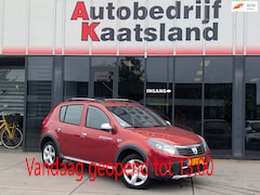 Dacia Sandero Stepway - 1.6 - Airco - Trekhaak - APK: 6-2027