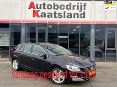 Volvo V60 - 2.4 D6 AWD Plug-In Hybrid Summum - Leder - Open Dak - Camera - 2014