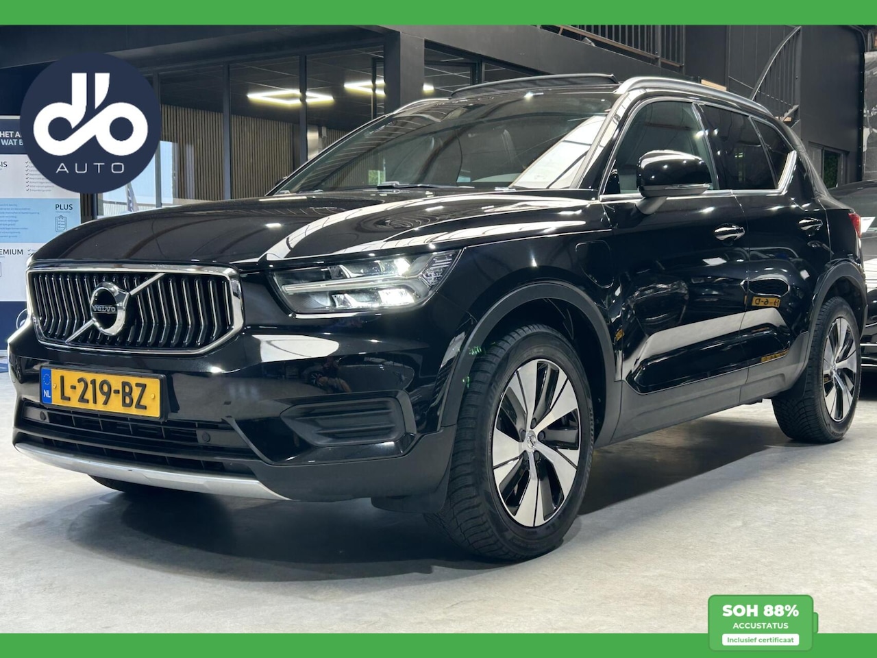 Volvo XC40 - 1.5 T4 Recharge Inscription Expression PANO DAK I PDC V+A I NAVI I STOEL V.W. + STUUR I OR - AutoWereld.nl
