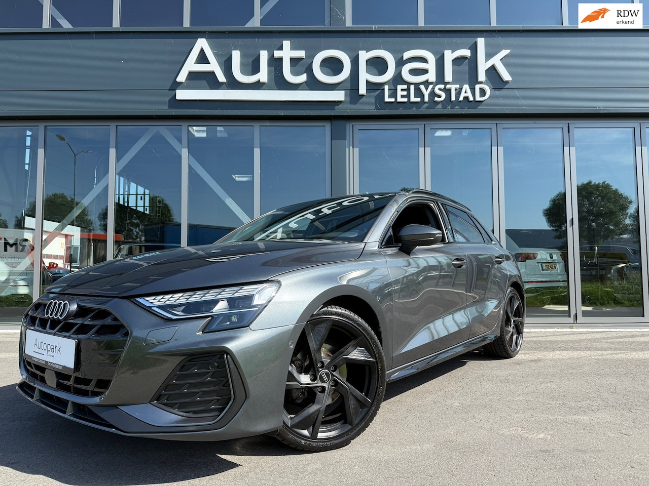 Audi A3 Sportback - 35 TFSI Advanced Black edition MATRIX - AutoWereld.nl