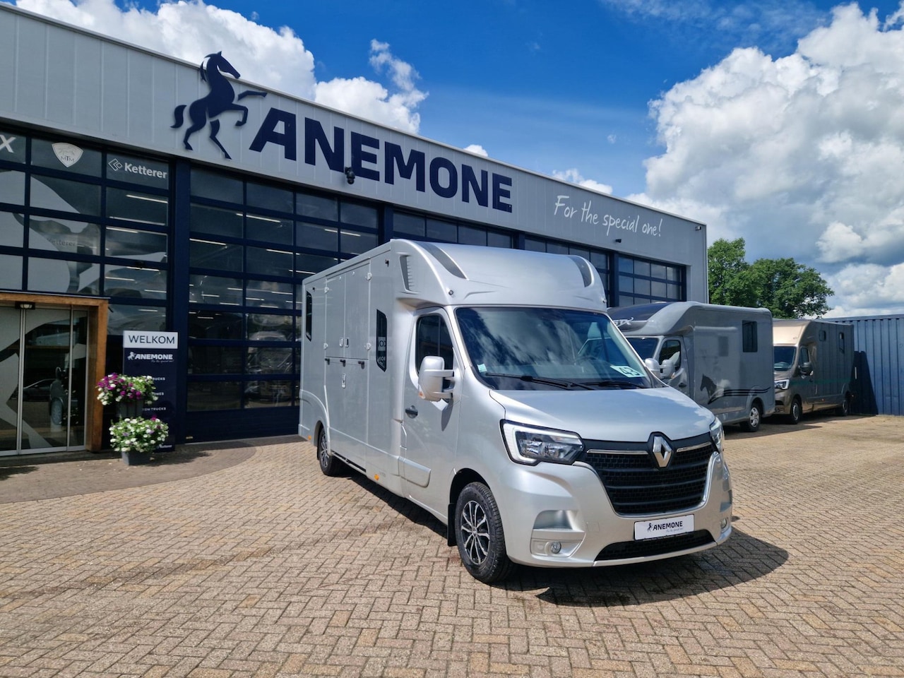 Renault Master Pro - Theault S5L paardenwagen Pro-Safety hengsten uitvoering 5 zitplaatsen, id 43 - AutoWereld.nl