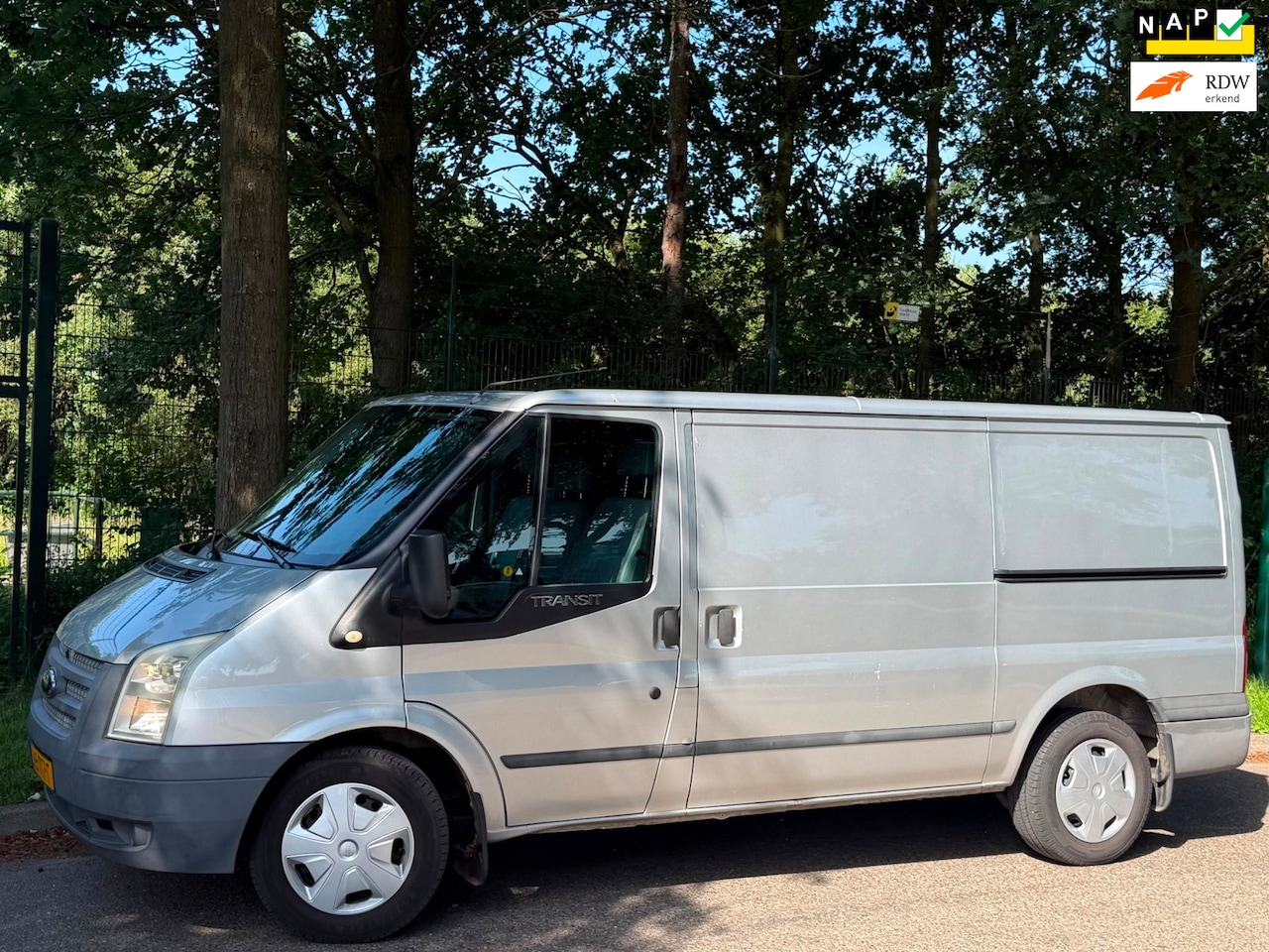 Ford Transit - 280M 2.2 TDCI RIJDGOED/AIRCO/BEARLOCK/APK/2XDEU - AutoWereld.nl