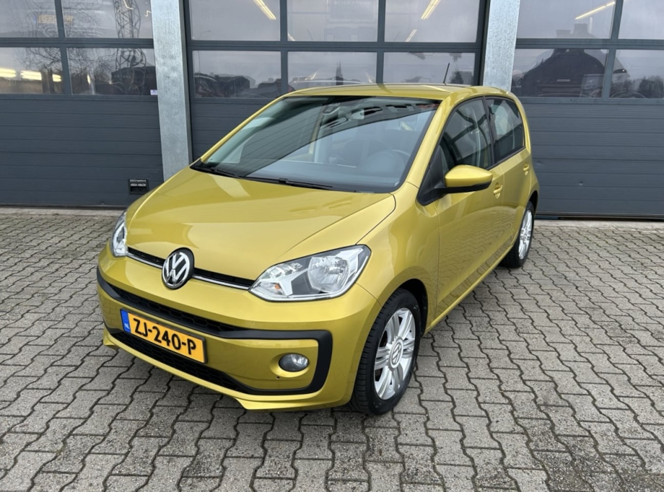 Volkswagen Up! - 1.0 60PK 5D BMT High up! - AutoWereld.nl