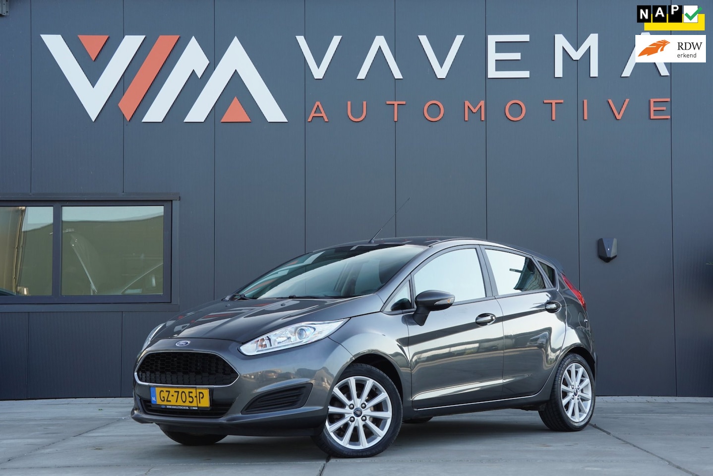 Ford Fiesta - 1.0 EcoBoost Titanium 2015 Navi Bluetooth Airco 5 Deurs Cruise control - AutoWereld.nl