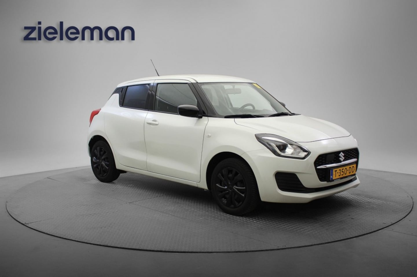 Suzuki Swift - 1.2 Sport Smart Hybrid Black'n White Edition - Airco, adap. Cruise, DAB, LED - AutoWereld.nl