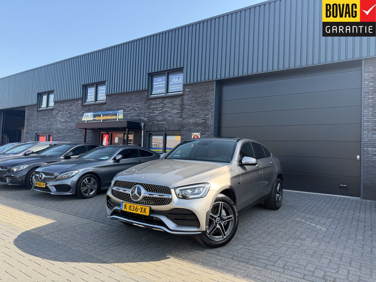 Mercedes-Benz GLC-klasse Coupé - 300e 4MATIC Business Solution AMG | 2E EIGENAAR | 12MND GARANTIE | LEDER | SFEERVERL. | BU - AutoWereld.nl