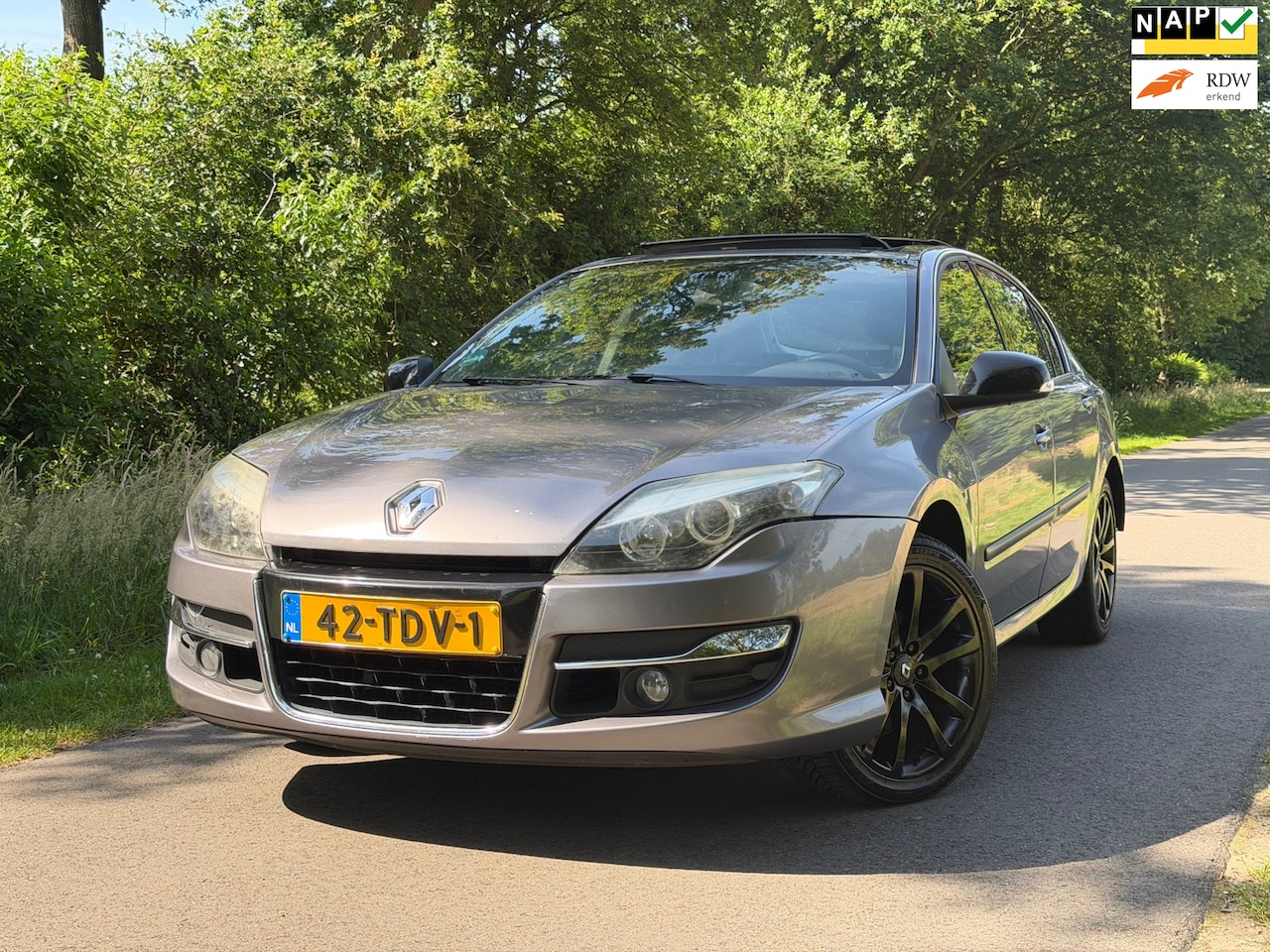 Renault Laguna - 1.5 dCi Executive | Pano + Clima + Navi + Bose Nu € 3.450,-!!! - AutoWereld.nl