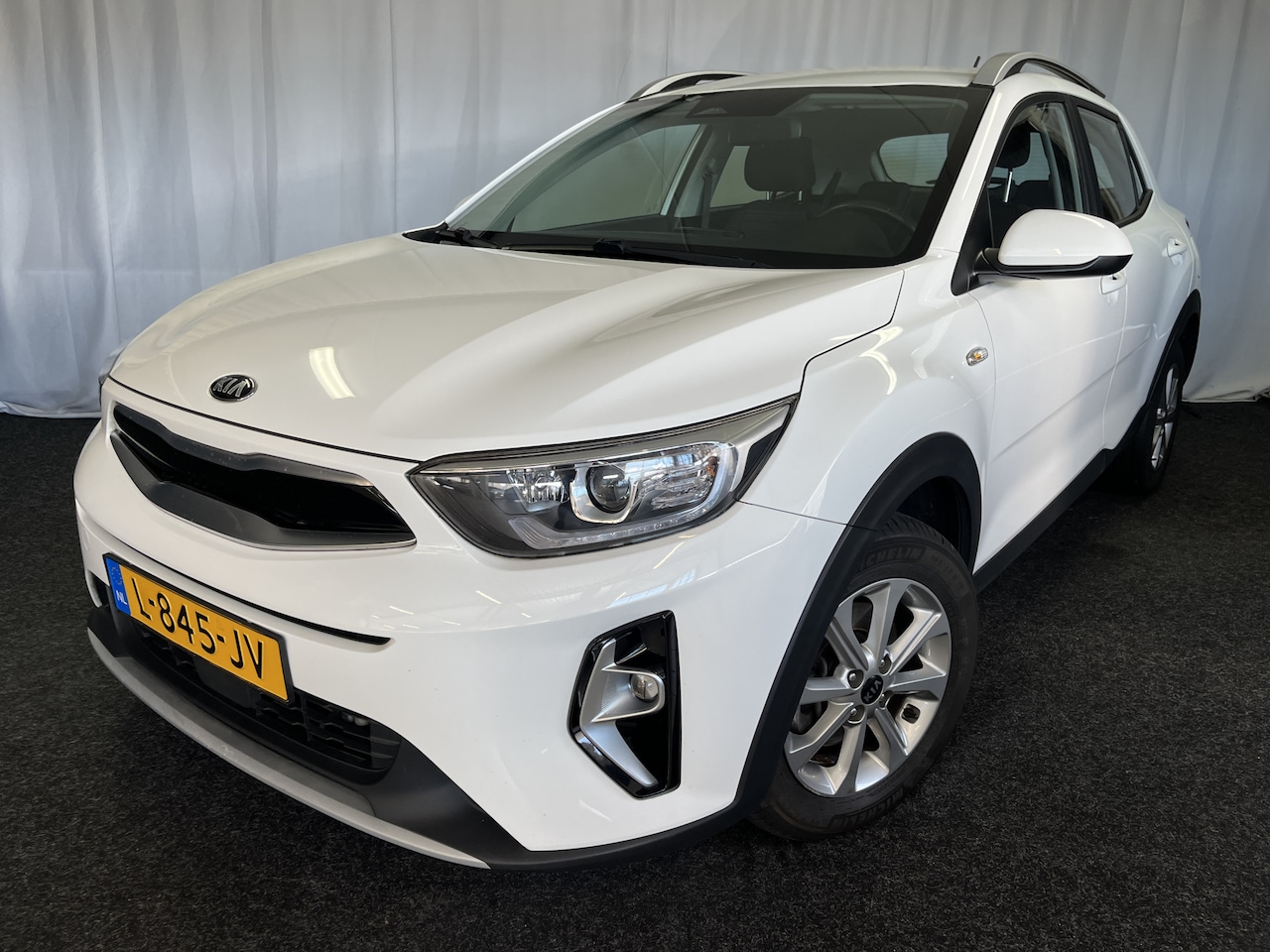 Kia Stonic - 1.0 T-GDi MHEV DynamicLine 1E EIGN/AIRCO/CRUISE/APPLE/CAMERA - AutoWereld.nl