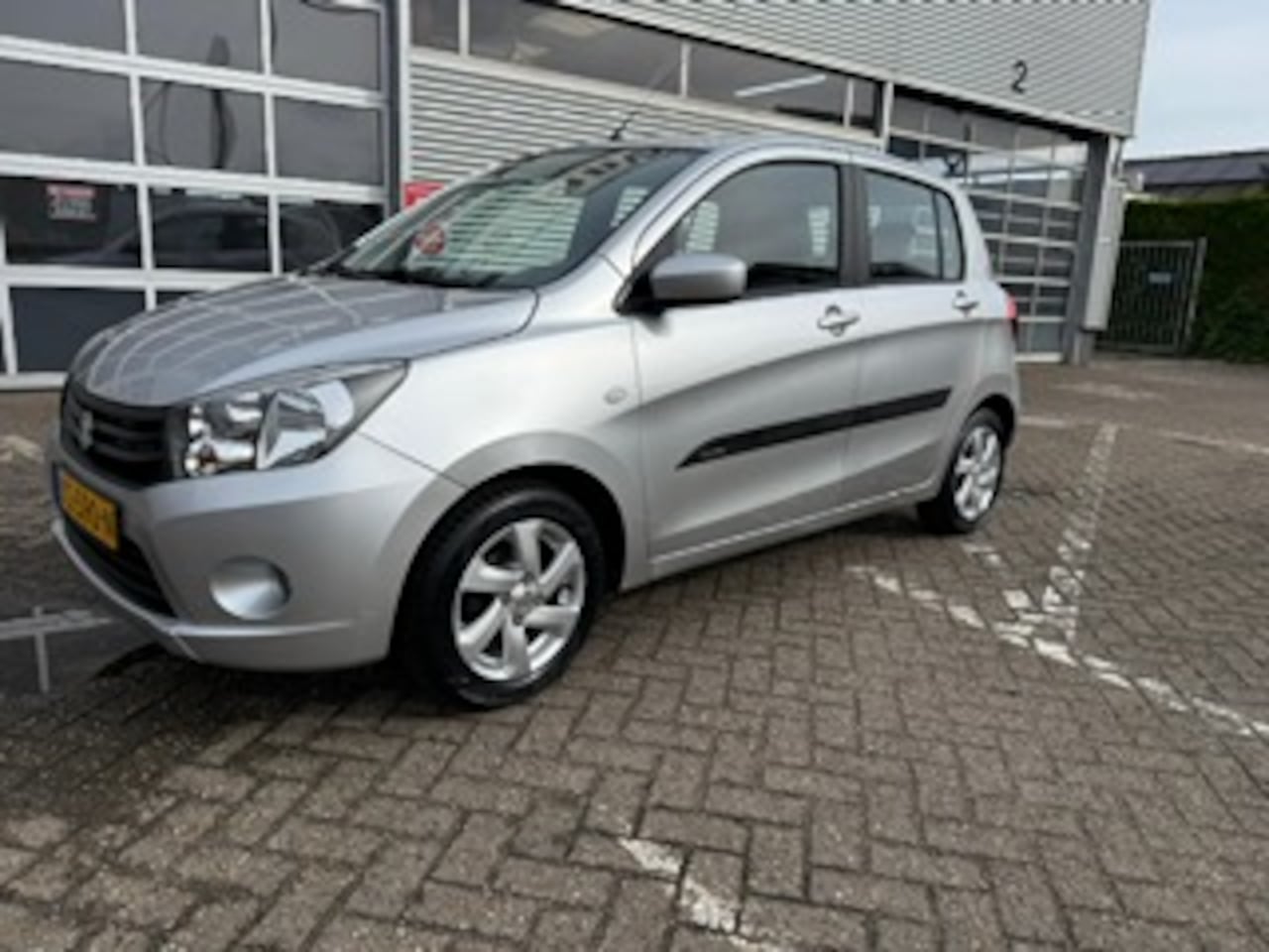 Suzuki Celerio - 1.0i 5-drs Airco, El.ramen, All-in prijs!! - AutoWereld.nl