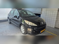 Peugeot 207 - 1.4-16V Color-line