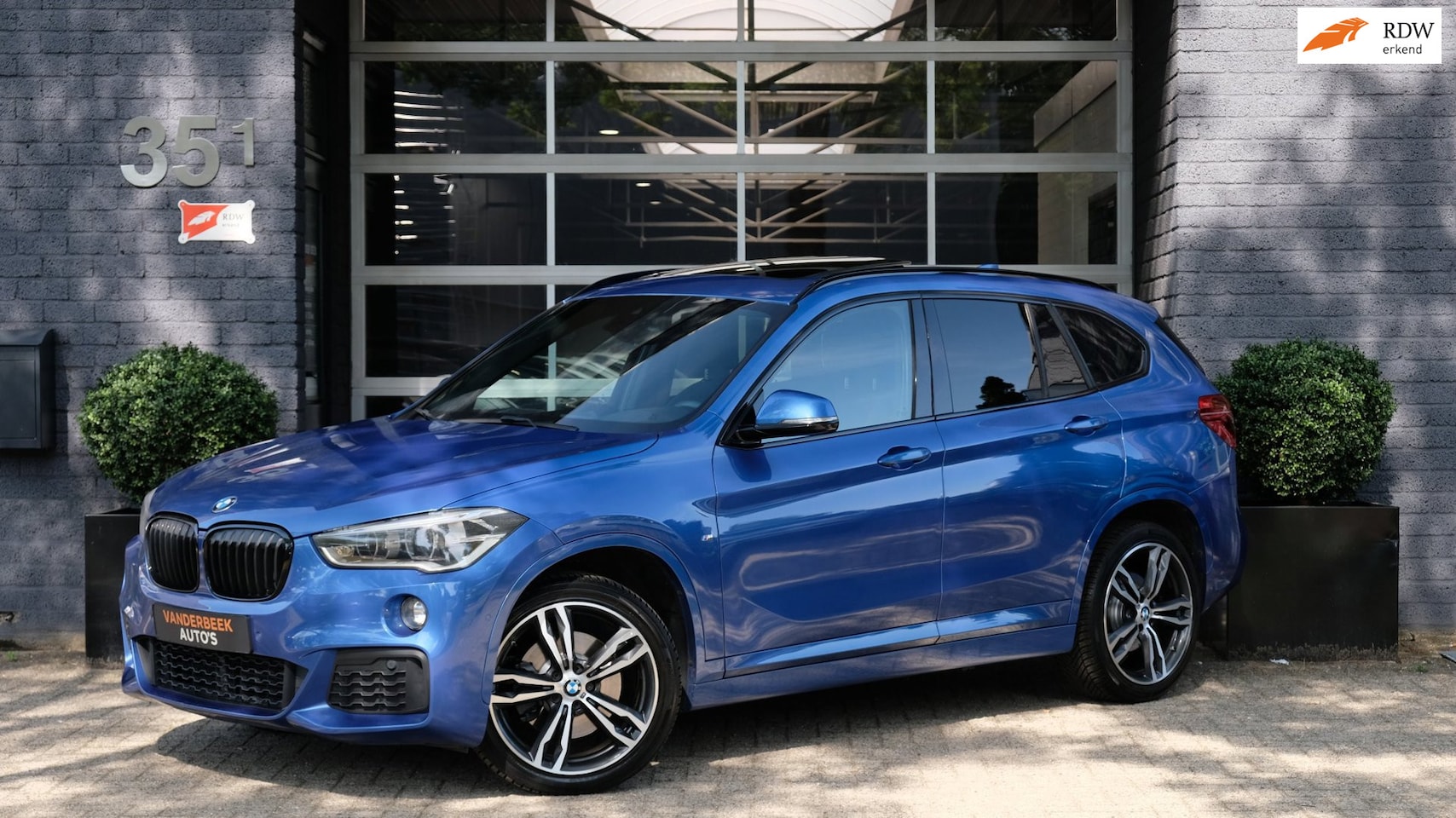 BMW X1 - SDrive20i High Executive M-Sport | HUD | PANO | H/K | 1E EIG | VOL! - AutoWereld.nl
