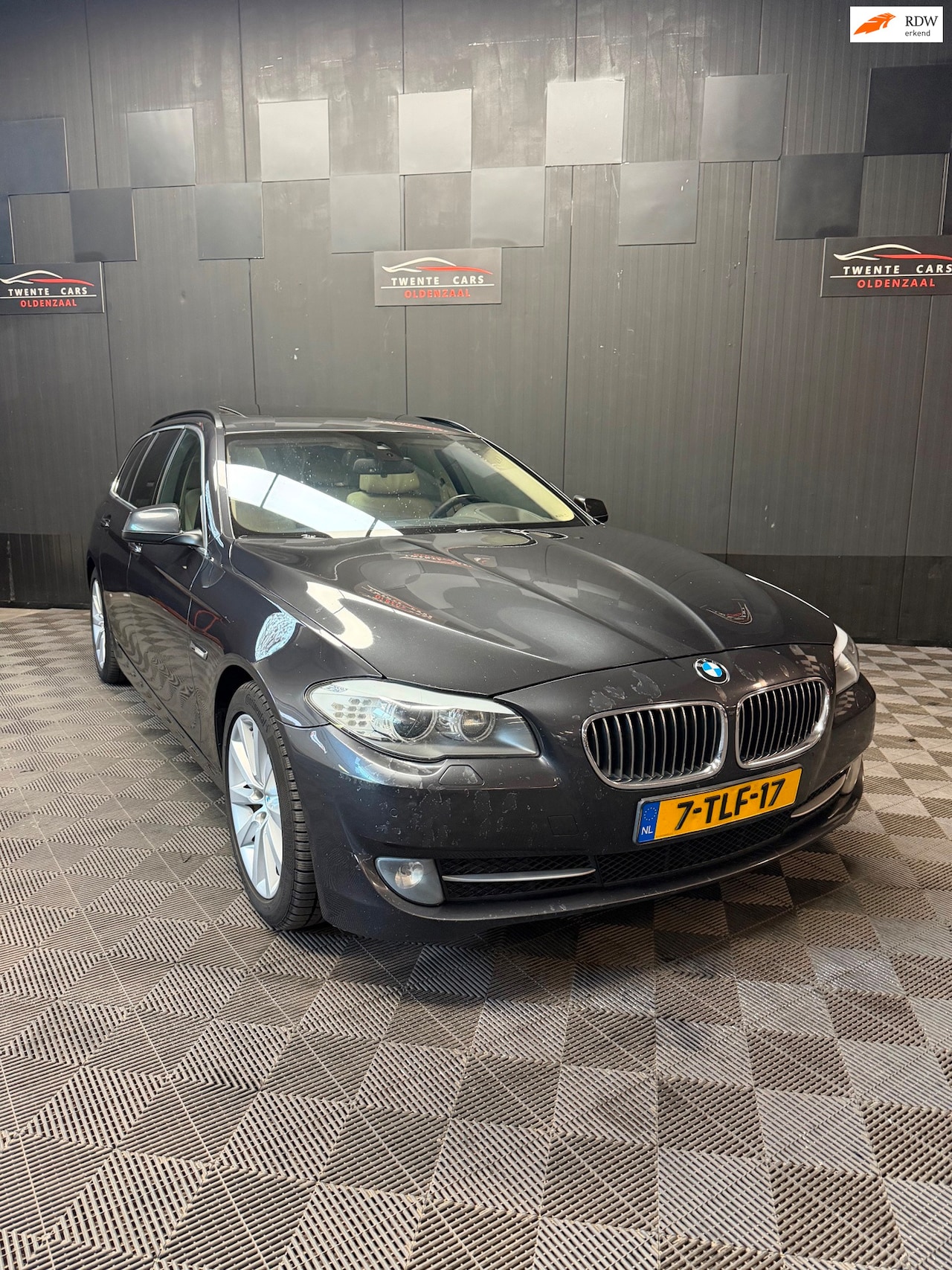 BMW 5-serie Touring - 520d High Executive M Sport | Pano | Softclose | Led | Memory | - AutoWereld.nl