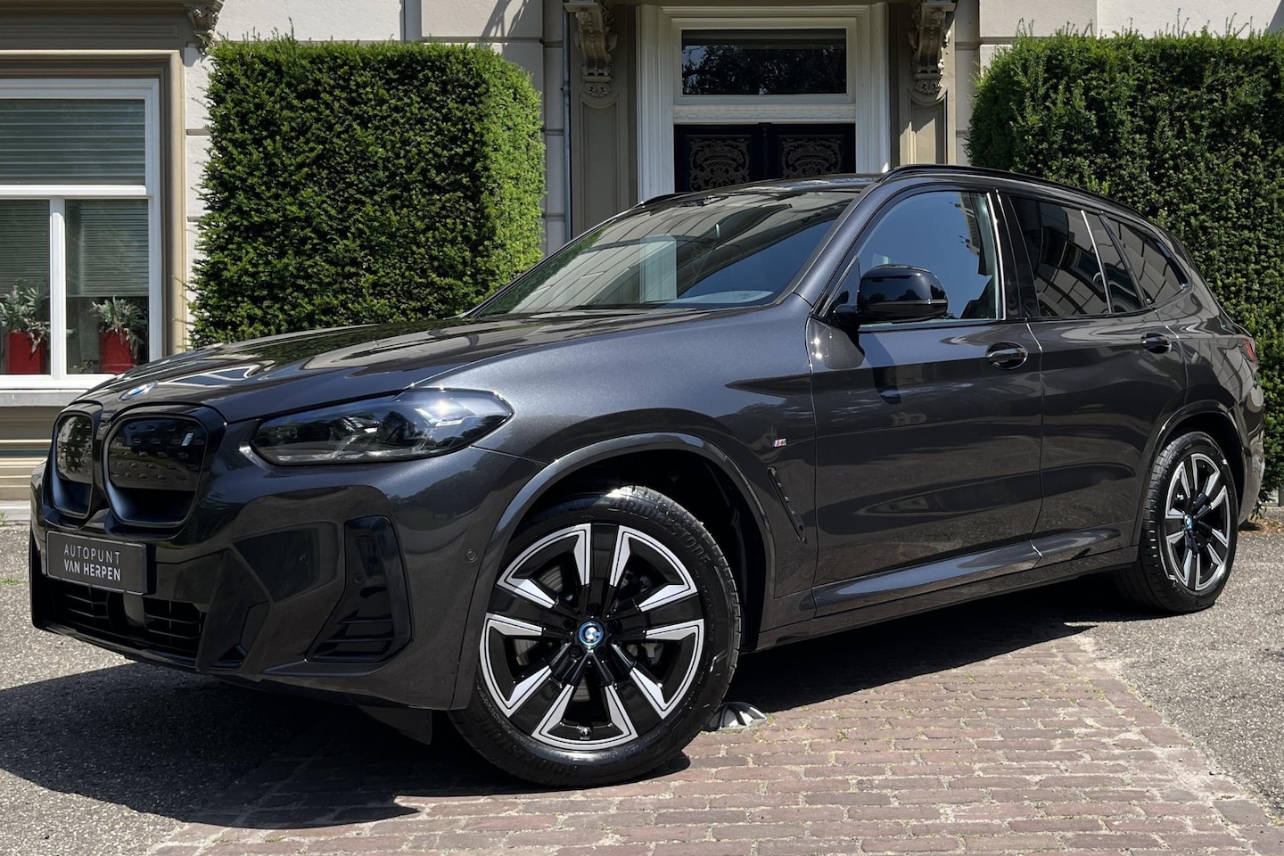 BMW iX3 - High Executive 80 kWh PANO | ADAPTIVE | ACHTERUITKIJKCAMERA | MEMORY | CARPLAY | STOELVERW - AutoWereld.nl