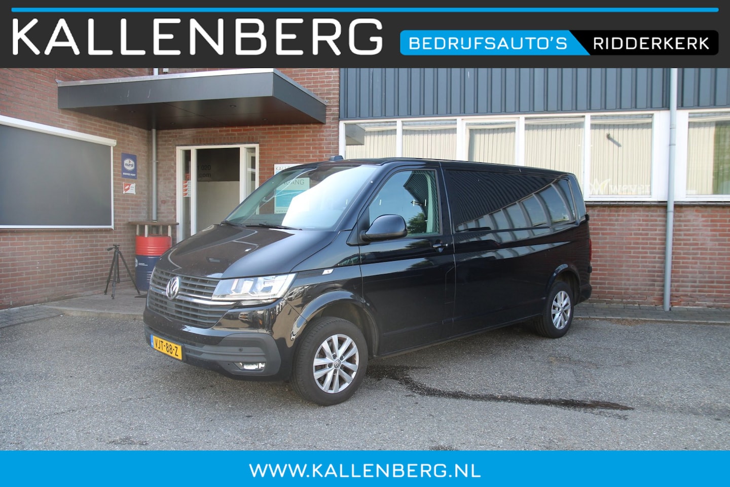 Volkswagen Transporter - 2.0 TDI L2H1 / Automaat / Multi stuur / App connect / Verwarmde voorruit - AutoWereld.nl