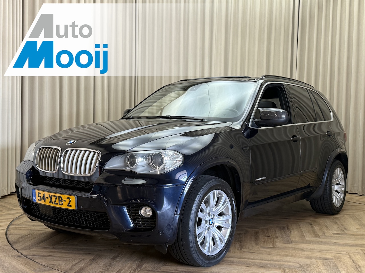 BMW X5 - xDrive40d M-Sport Full Option / Carbon Schwartz / Keyless / HUD / Soft-Close / Panoramadak - AutoWereld.nl