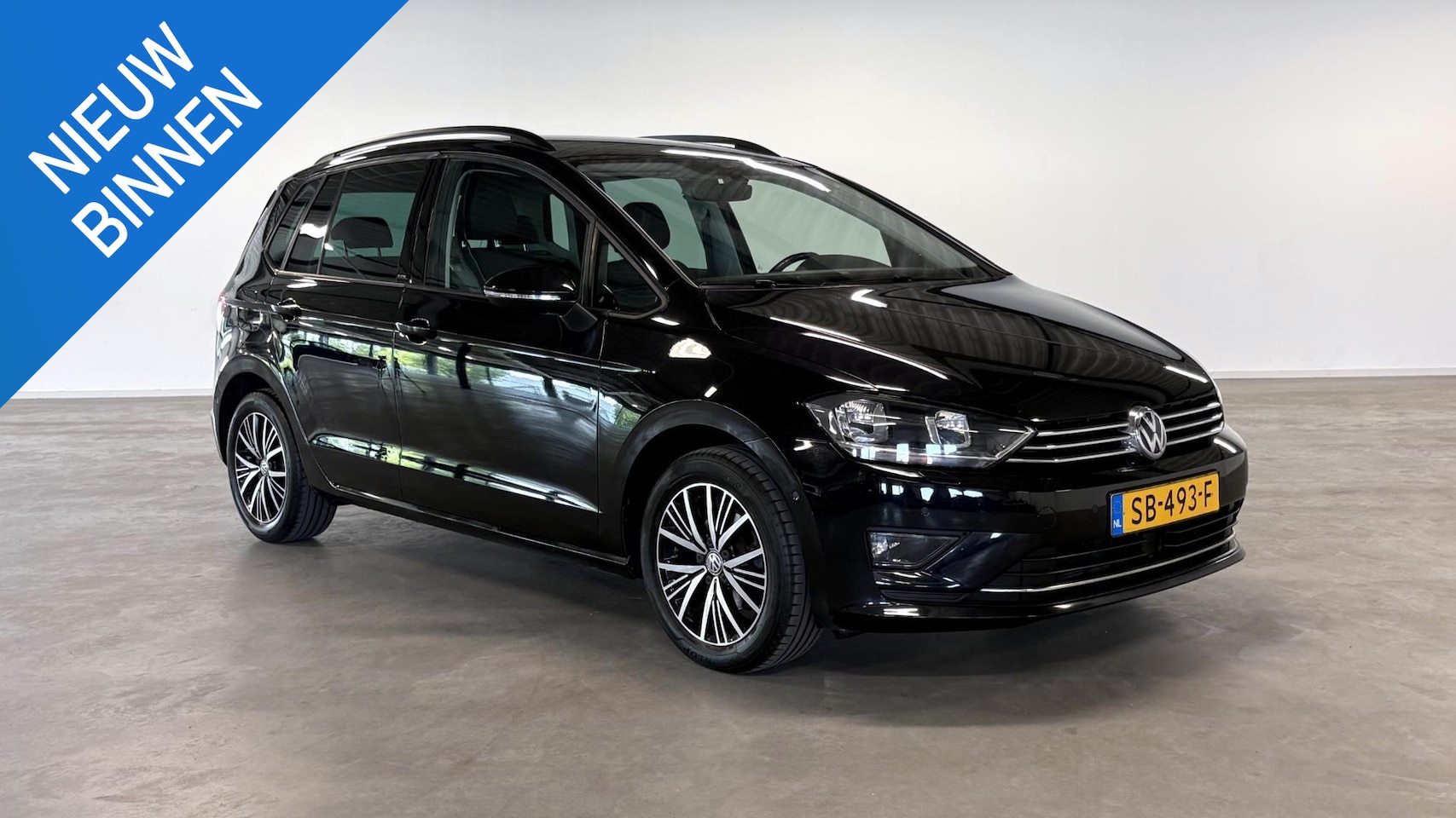 Volkswagen Golf Sportsvan - 1.2 TSI Connected Series | Trekhaak - AutoWereld.nl