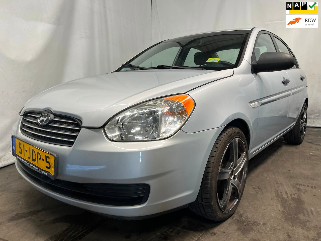 Hyundai Accent - 1.4i Dynamic - Schade - AutoWereld.nl