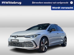 Volkswagen Golf - 1.4 eHybrid GTE / Panorama dak / Black style / IQ-Led / Trekhaak / 18'' LMV