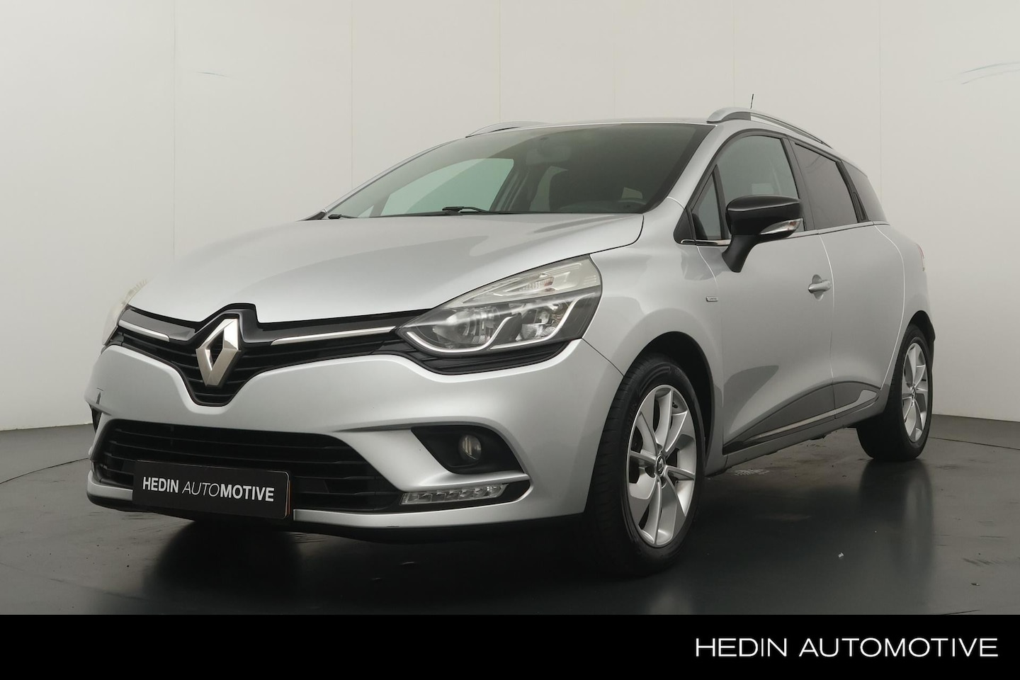 Renault Clio Estate - 90pk TCe Limited | Cruise Control | Airco | Parkeersensoren | Navigatie | Privacy Glass | - AutoWereld.nl