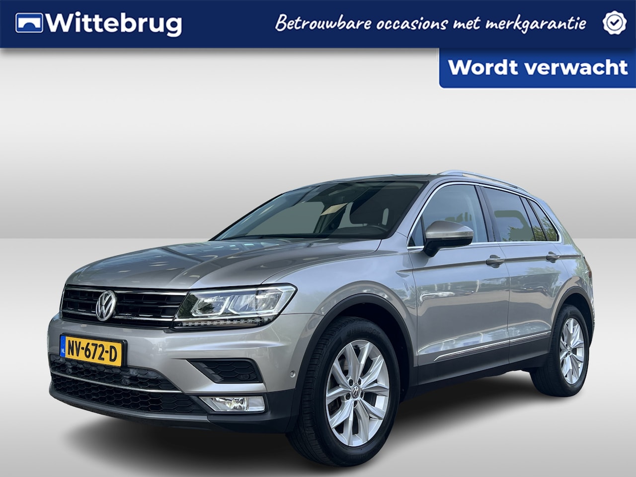Volkswagen Tiguan - 1.4 TSI ACT Highline / Virtual cockpit / Led / Trekhaak / Alcantara / Navi / DSG - AutoWereld.nl