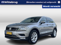 Volkswagen Tiguan - 1.4 TSI ACT Highline / Virtual cockpit / Led / Trekhaak / Alcantara / Navi / DSG
