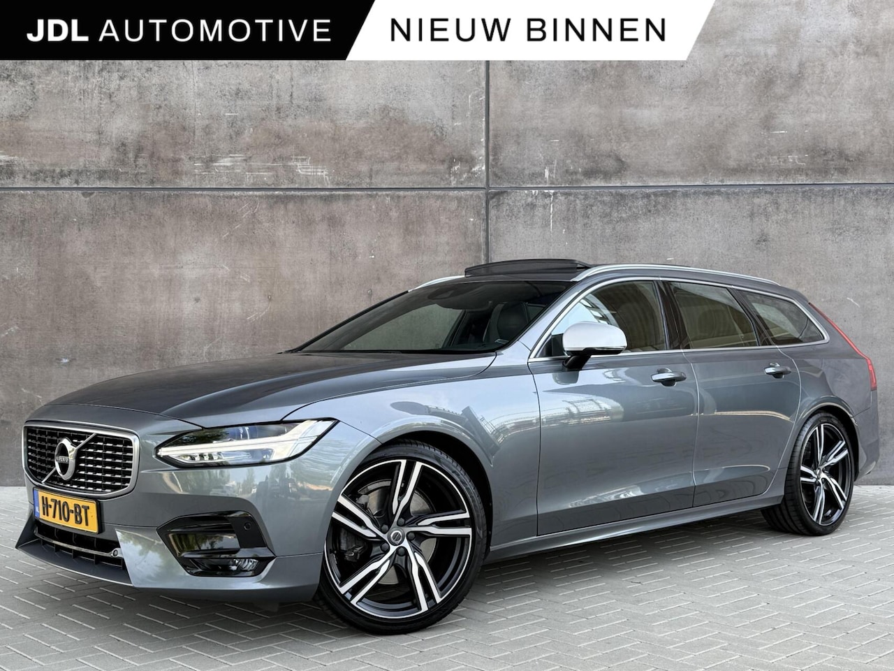 Volvo V90 - 2.0 T4 R-Design | Polestar Engineered | Trekhaak | Panoramdak | HUD | H&K | Memory stoelen - AutoWereld.nl