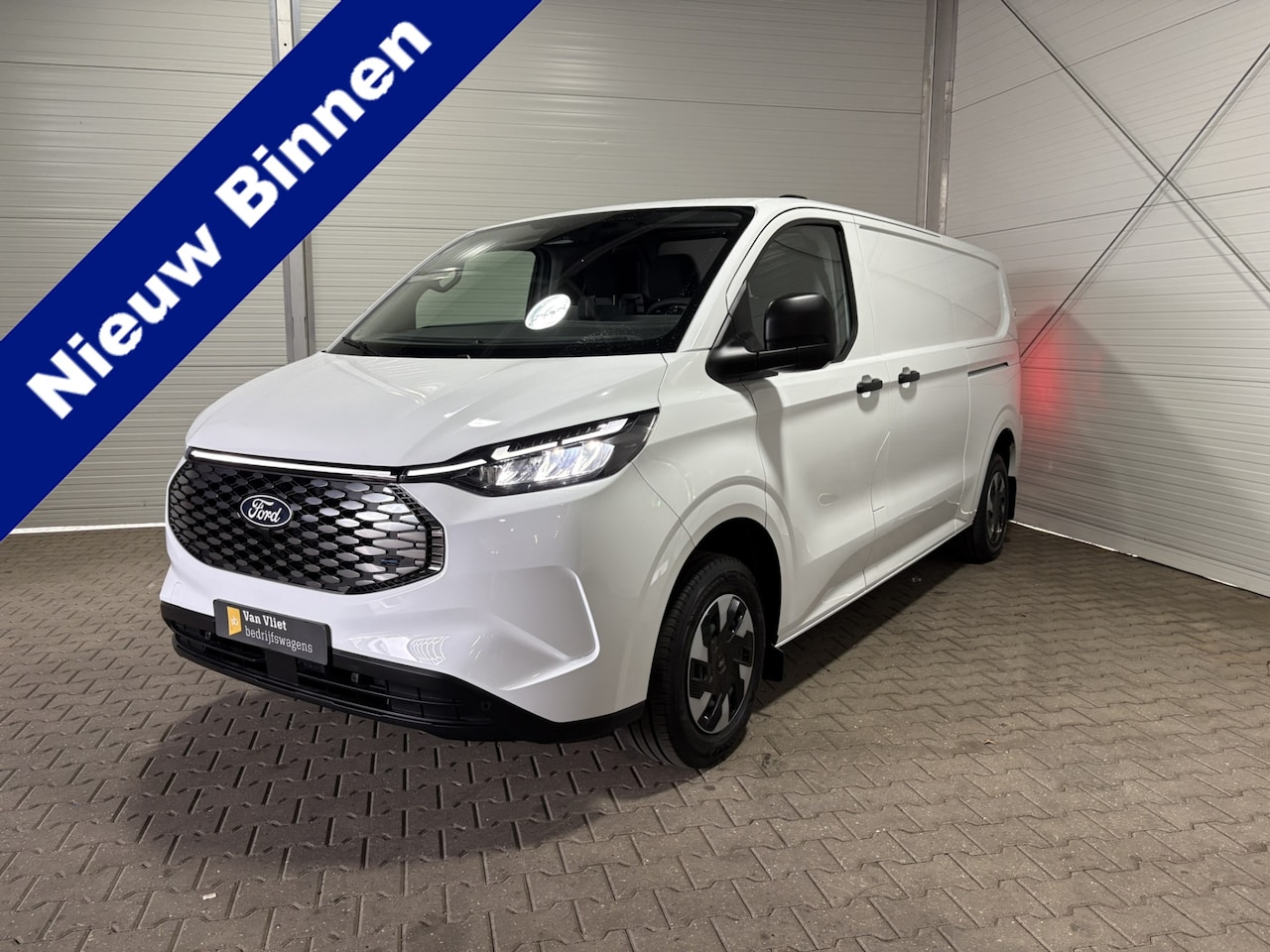 Ford E-Transit Cust. - 340 L2H1 71 kWh 136Pk Dubbele schuifdeur VVB501 Prijs zoals getoond - AutoWereld.nl