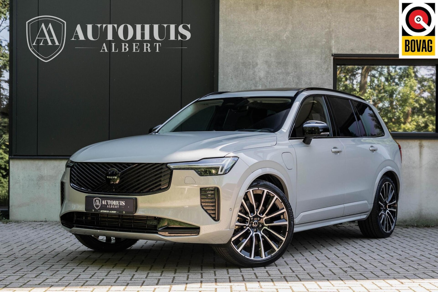 Volvo XC90 - T8 Ultra Dark B&W Lucht Pano HUD Trekhaak 22'' - AutoWereld.nl