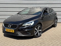 Volvo V40 - T3 152pk Polar+ Sport | HK Audio | Trekhaak | Camera | Stoel verw