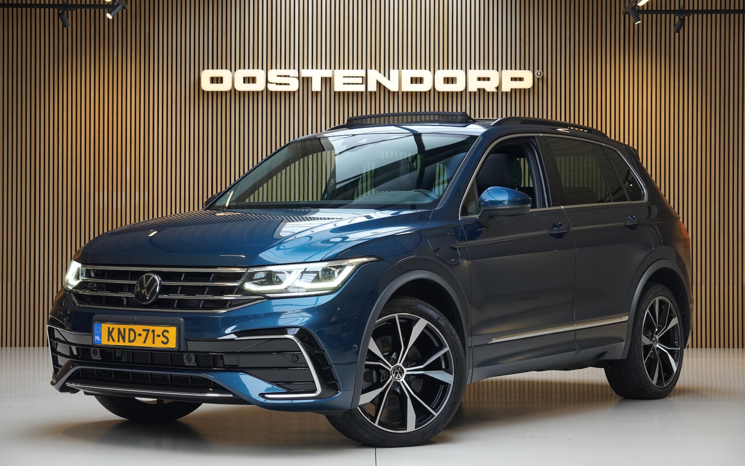 Volkswagen Tiguan - 1.4TSI/245pk eHybrid R-Line|2023|Trekhaak|Panoramadak|PDC+Assist+360Camera|20"LMV|Head-up| - AutoWereld.nl