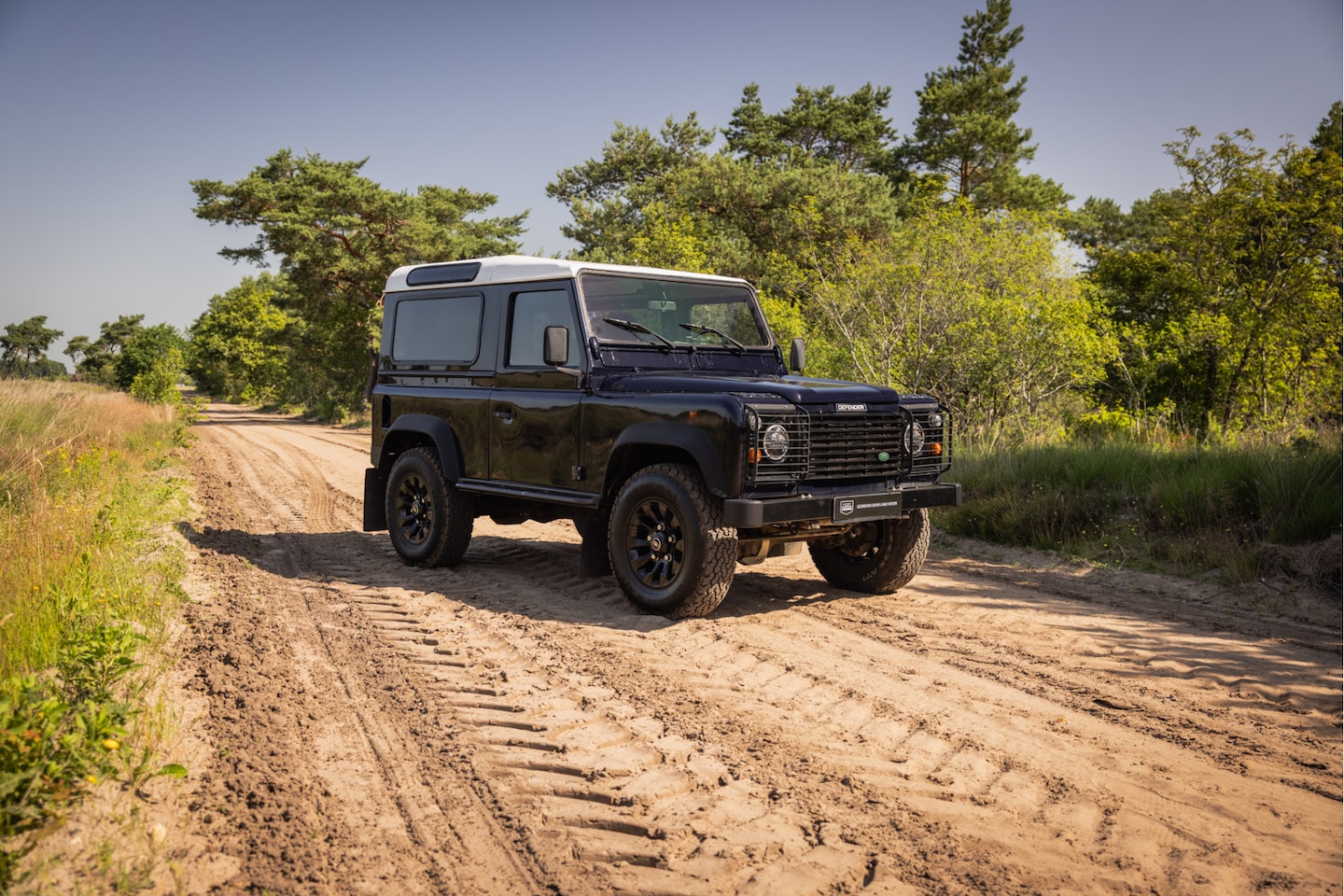 Land Rover Defender 90 - Land Rover Defender V8 Automaat - AutoWereld.nl