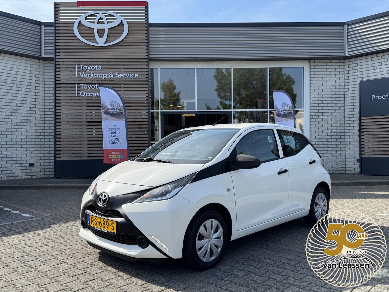 Toyota Aygo - 1.0 VVT-i x-fun NL-AUTO AIRCO CENTRALE VERGENDELING - AutoWereld.nl