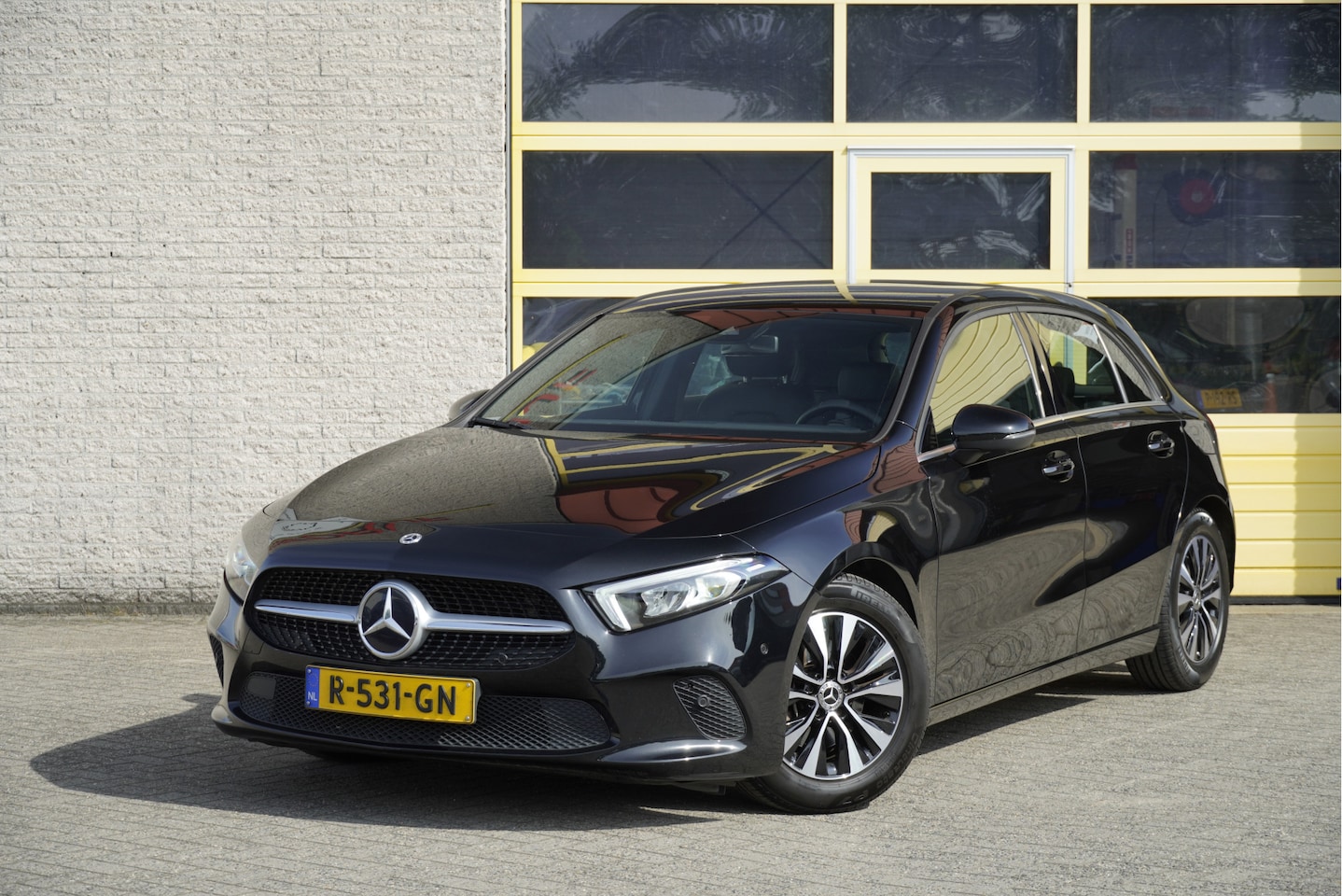 Mercedes-Benz A-klasse - 180 Automaat! Business Line BJ2022 Lmv 16" | Led V+A | Pdc | Achteruitrijcamera | Navi | V - AutoWereld.nl