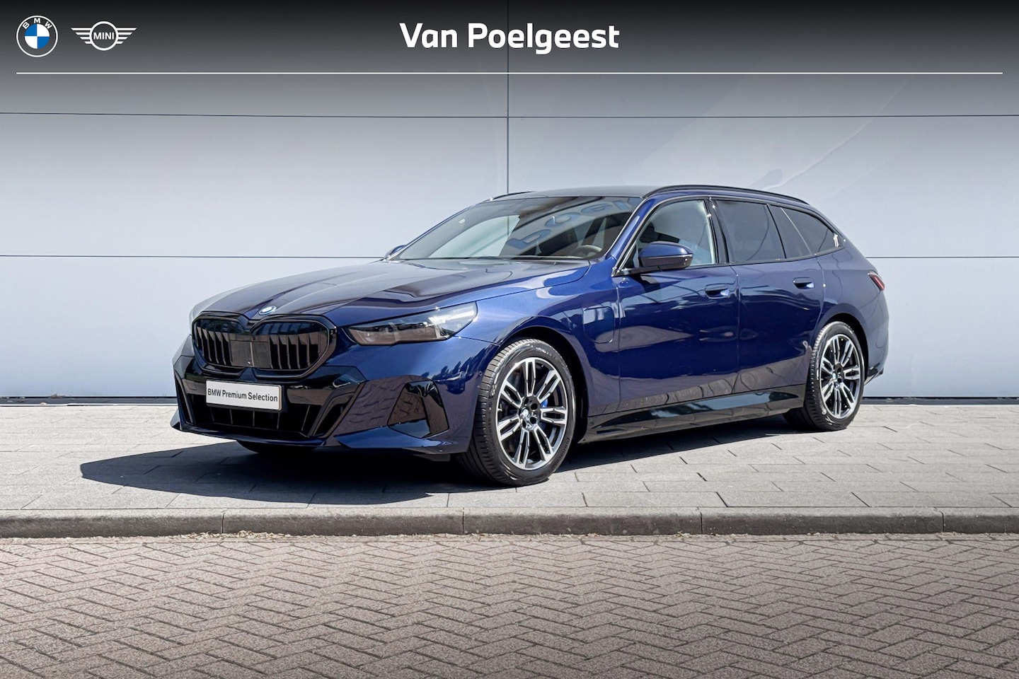 BMW 5-serie Touring - 550e xDrive | Innovation Pack | Comfort Pack | Travel Pack | Driving Assistant Professiona - AutoWereld.nl