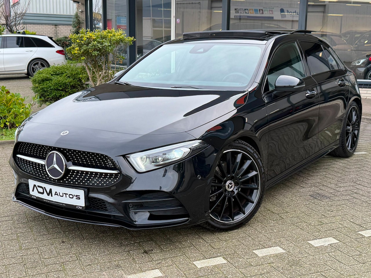 Mercedes-Benz A-klasse - A 180 AMG PAKKET l PANO - AutoWereld.nl