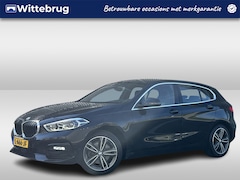 BMW 1-serie - 118i Business Edition / Navigatie / App connect / Stoel+stuur verwarming / Parkeersensoren
