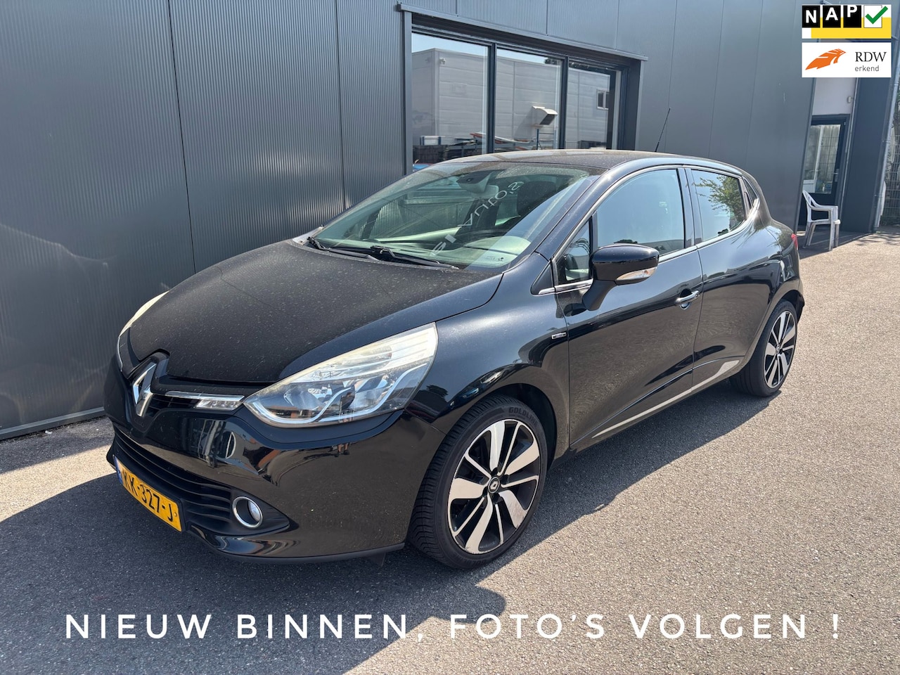 Renault Clio - TCe 90 Iconic / Leder / Navigatie / Camera! - AutoWereld.nl