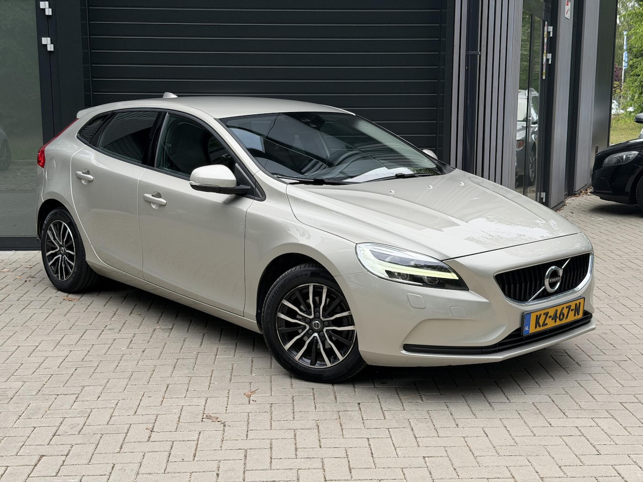 Volvo V40 - 2.0 D2 Momentum 2.0 D2 Momentum - AutoWereld.nl