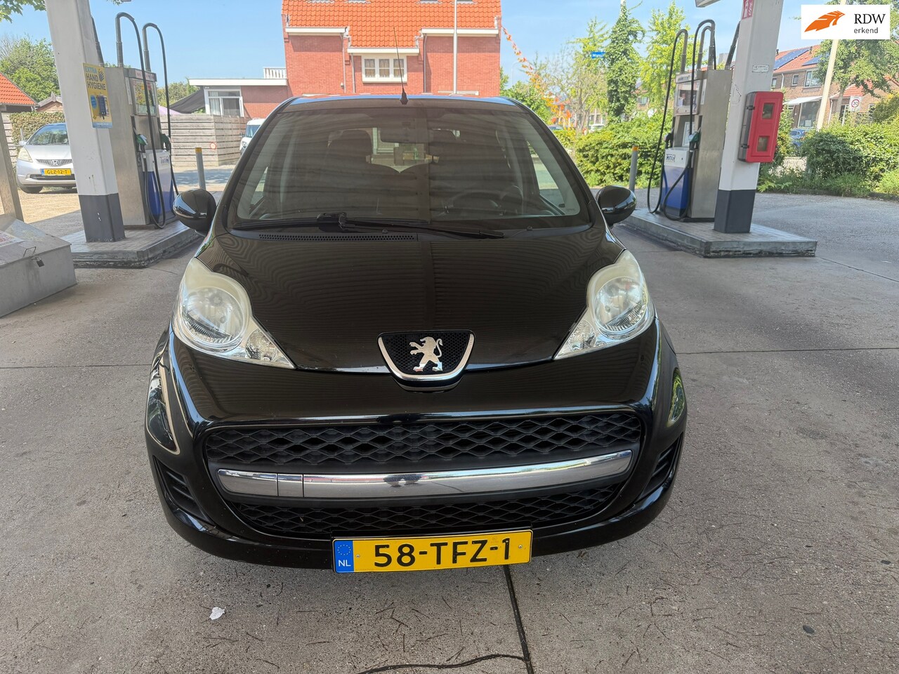 Peugeot 107 - 1.0-12V Black & Silver - AutoWereld.nl