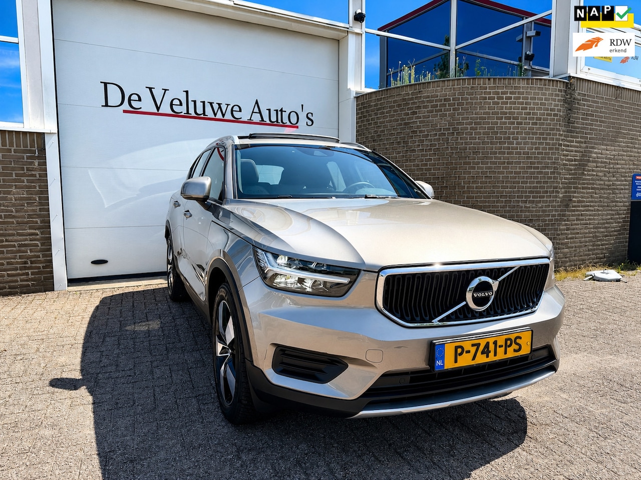 Volvo XC40 - 1.5 T2 Momentum Business|Carplay|Trekhaak|Pano| - AutoWereld.nl