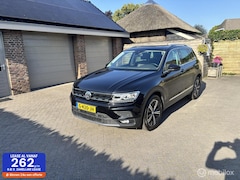 Volkswagen Tiguan - 1.5 TSI ACT Highline Panoramadak
