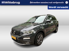 Volkswagen T-Roc - 1.0 TSI Style / CAMERA/ PARK. SENSOREN/ ADAPT. CRUISE/ NAVI/ AIRCO/ 17" LMV