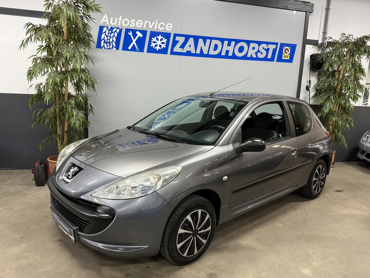 Peugeot 206 - 1.1 XR // incl. nieuwe APK!!! - AutoWereld.nl