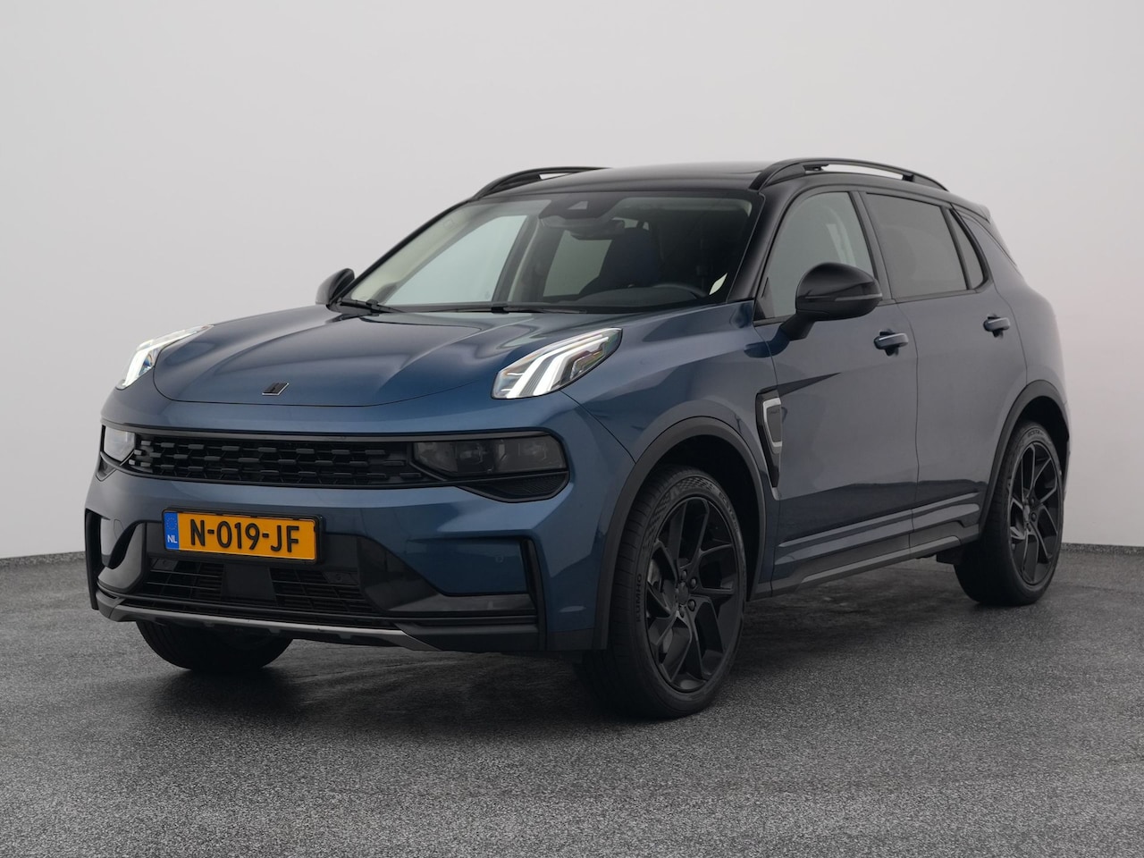 Lynk & Co 01 - 1.5 Plug-in Hybrid | BLACK | NLD AUTO - AutoWereld.nl