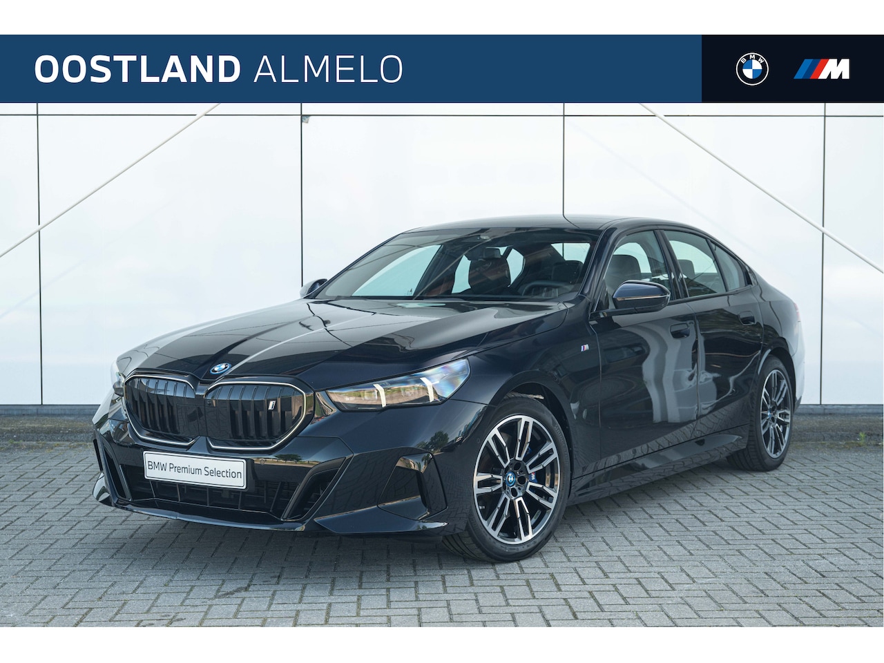 BMW i5 - eDrive40 M Sport / Trekhaak / Stoelventilatie / Adaptieve LED / Harman-Kardon / Ambiance v - AutoWereld.nl