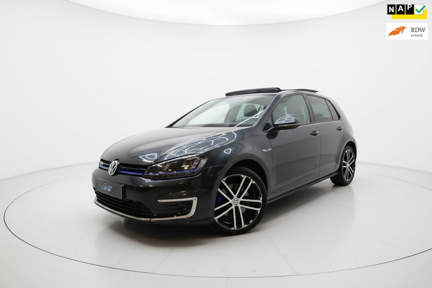 Volkswagen Golf - 1.4 TSI GTE PANO NAVI PDC SFEER TREKH NAP - AutoWereld.nl